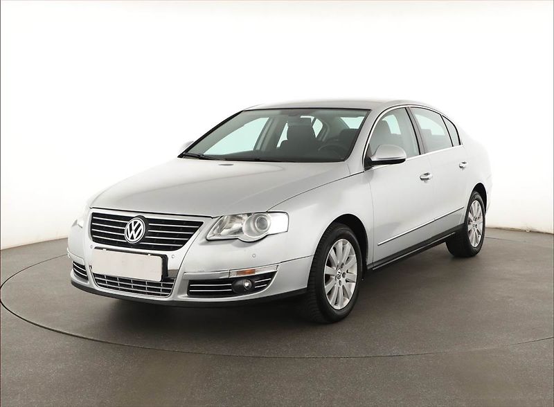 Volkswagen Passat (2009) 1.4 TSI, Tempomat - fotka 2 z 15
