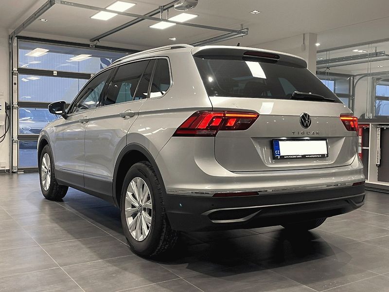 Volkswagen Tiguan (2021) LIFE 1,5TSI 150k - fotka 3 z 22