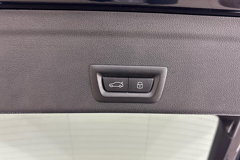 BMW X6 xDrive40d - fotka 12 z 26