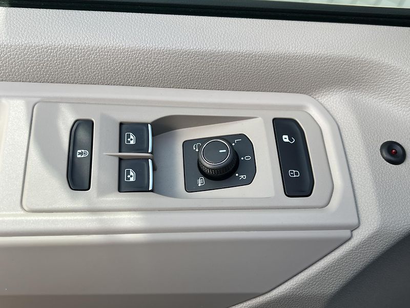 Volkswagen Multivan (2024) 2,0TDi 110kW BULLI DSG - fotka 25 z 44