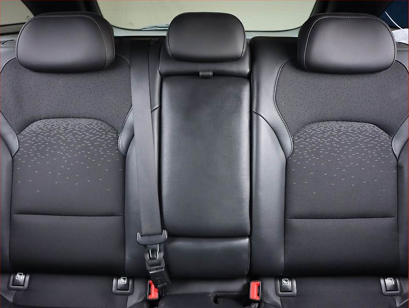 Hyundai i30 (2018) 1.6 CRDi, Automat, Serv.kniha - fotka 10 z 23