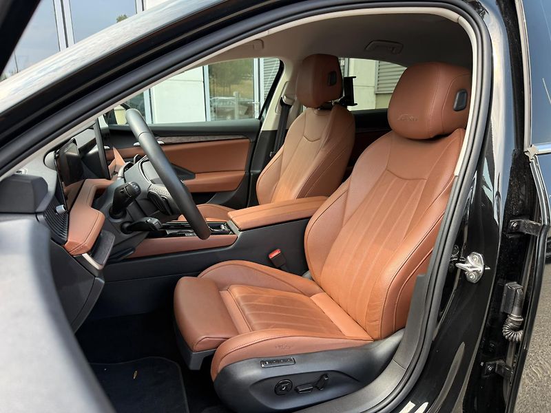 Škoda Superb L&K 2.0 TDI 142kw DSG 4x4 - fotka 8 z 28