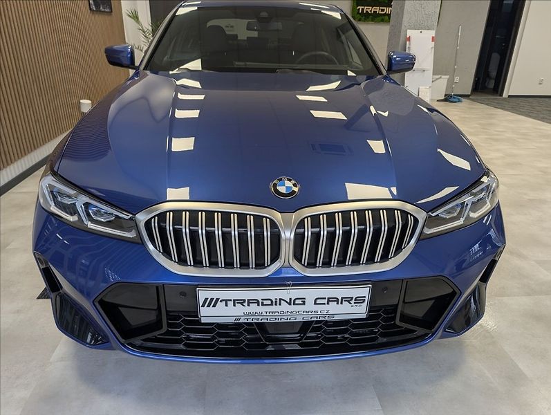 BMW Řada 3 320 i xDrive - fotka 2 z 31