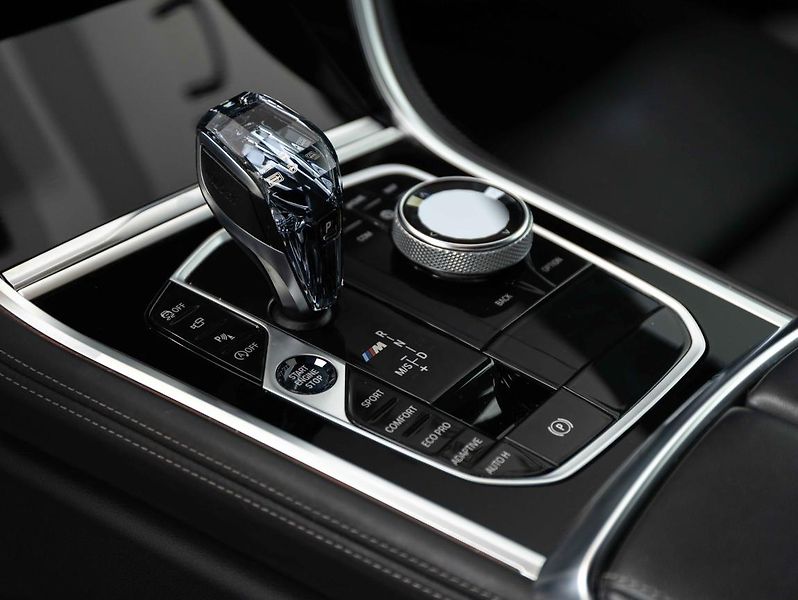 BMW Řada 8 M850i xDrive Coupe - fotka 15 z 21
