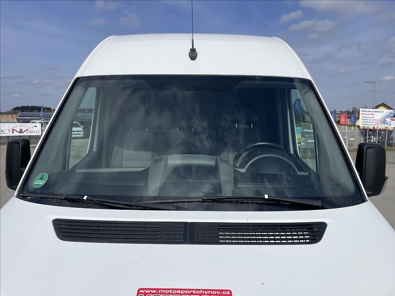 Volkswagen Crafter 2,0 TDi 120kw polointegrovaný - fotka 16 z 42