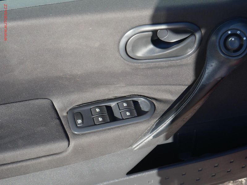 Renault Mégane (2003) 1.4 i, AC - fotka 14 z 14
