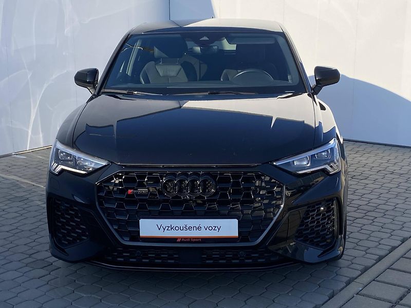 Audi Q3 RS Quattro STT 2,5TFSI - fotka 4 z 27