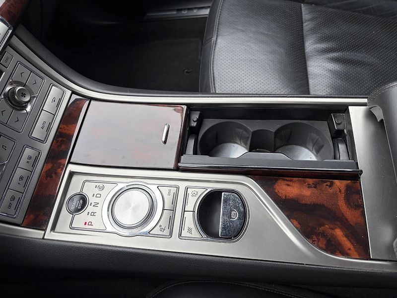 Jaguar XF (2010) 3.0 V6D - fotka 16 z 28