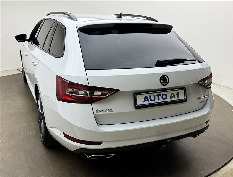 Škoda Superb 2,0 SPORTLINE 4X4 DSG 350HPAPR - fotka 6 z 55