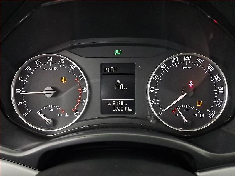 Škoda Octavia (2009) Ambiente 1.9 TDI, nová STK - fotka 11 z 16