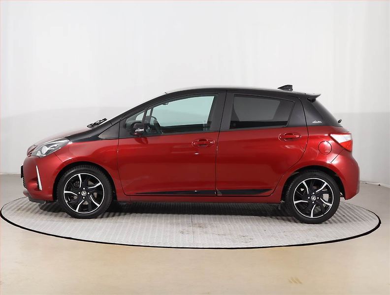 Toyota Yaris (2018) 1.5 Dual VVT-i, Automat - fotka 3 z 22