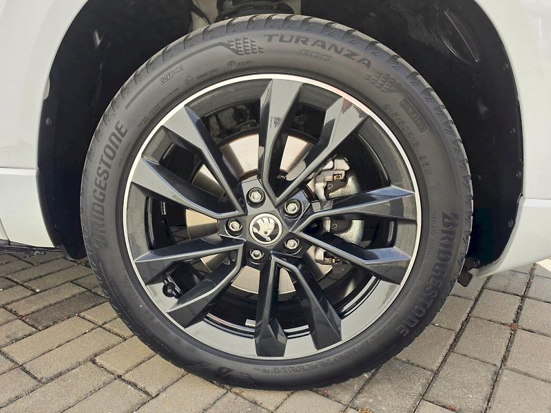 Škoda Karoq (2023) 1,5TSI 110KW SPORTLINE - fotka 30 z 33