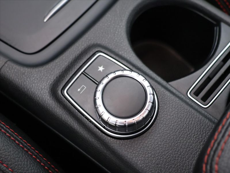 Mercedes-Benz CLA 2,1 220CDI 130kW 4MATIC CZ - fotka 29 z 39