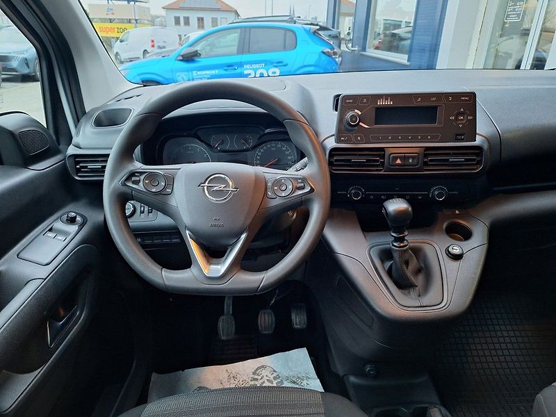 Opel Combo (2023) 1,5 BHDi M6 - fotka 11 z 16