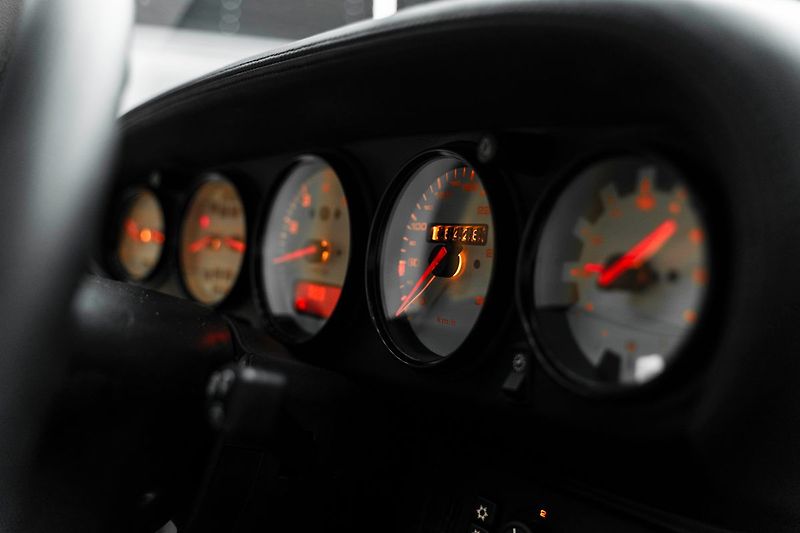 Porsche 911 Turbo - fotka 15 z 35