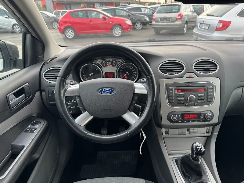 Ford Focus (2011) Trend 1.6 TDCi 80kW - fotka 15 z 31