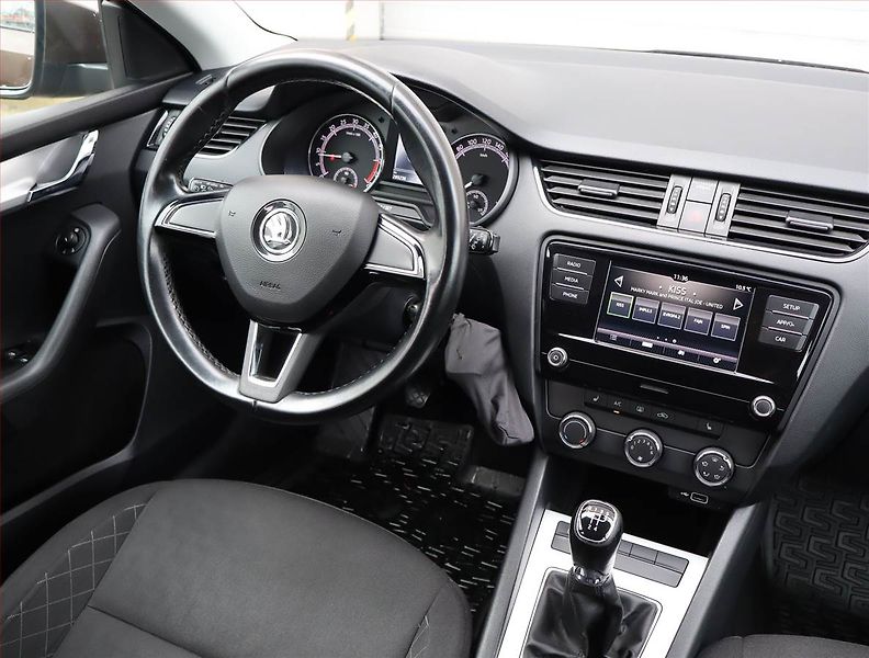 Škoda Octavia (2020) Ambition 1.6 TDI, Tempomat - fotka 7 z 16