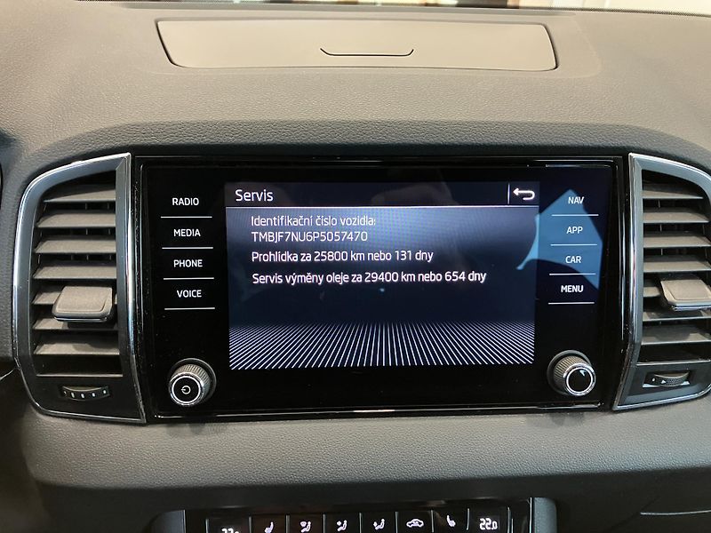 Škoda Karoq 2.0 TDI 85kW Style DSG A7 85kW - fotka 34 z 36
