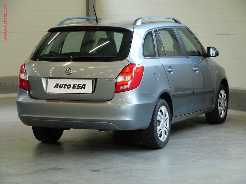 Škoda Fabia (2012) 1.6 TDi, Ambiente, park - fotka 4 z 17