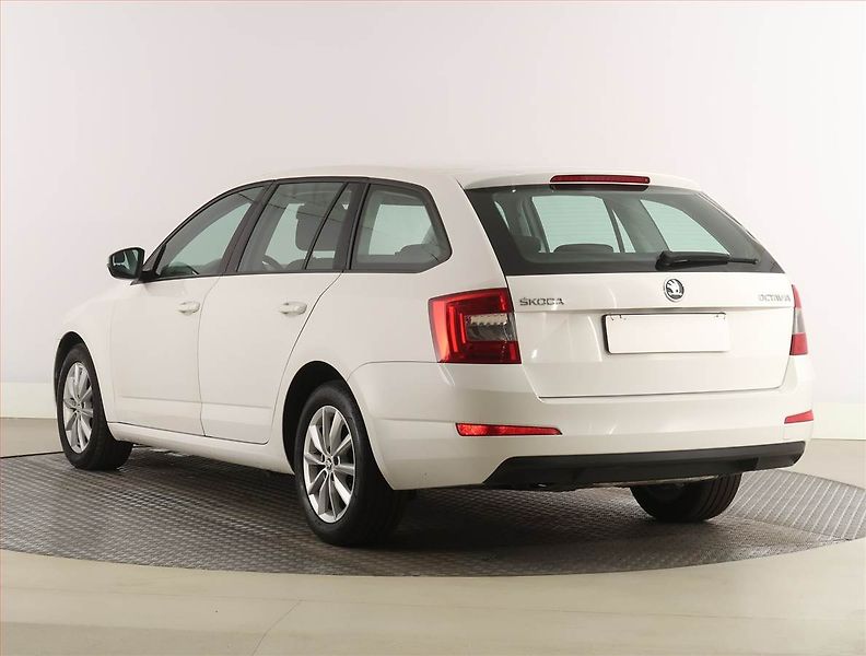 Škoda Octavia (2013) 1.6 TDI, Tempomat - fotka 4 z 17