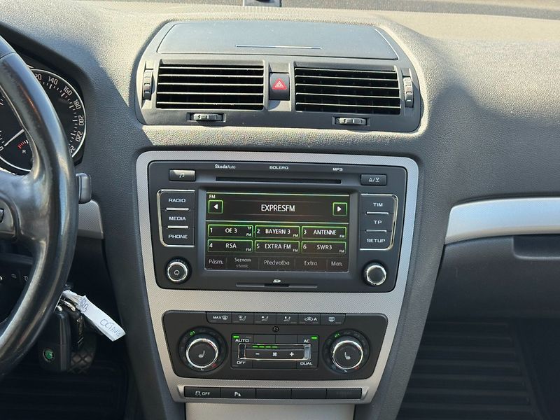 Škoda Octavia (2012) Elegance 1.6 TDI 77kW - fotka 20 z 40