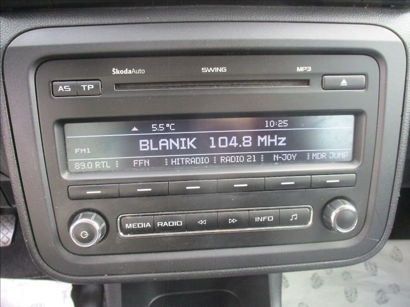 Škoda Fabia 1,2 TSI, klima, serv. kniha, - fotka 18 z 28