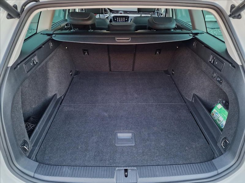 Volkswagen Passat 2.0TDI 147kW DSG Alltrack, ČR - fotka 16 z 50