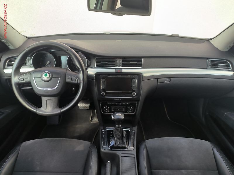 Škoda Superb (2008) 3.6 FSi 4x4, Elegance, AT - fotka 8 z 22