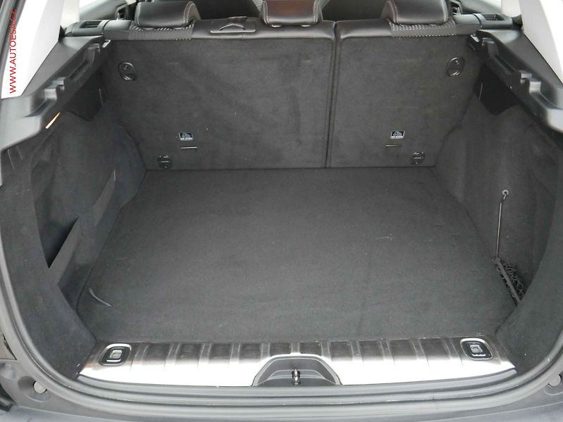 Peugeot 2008 (2016) 1.2 PT, AT, autoAC - fotka 8 z 19