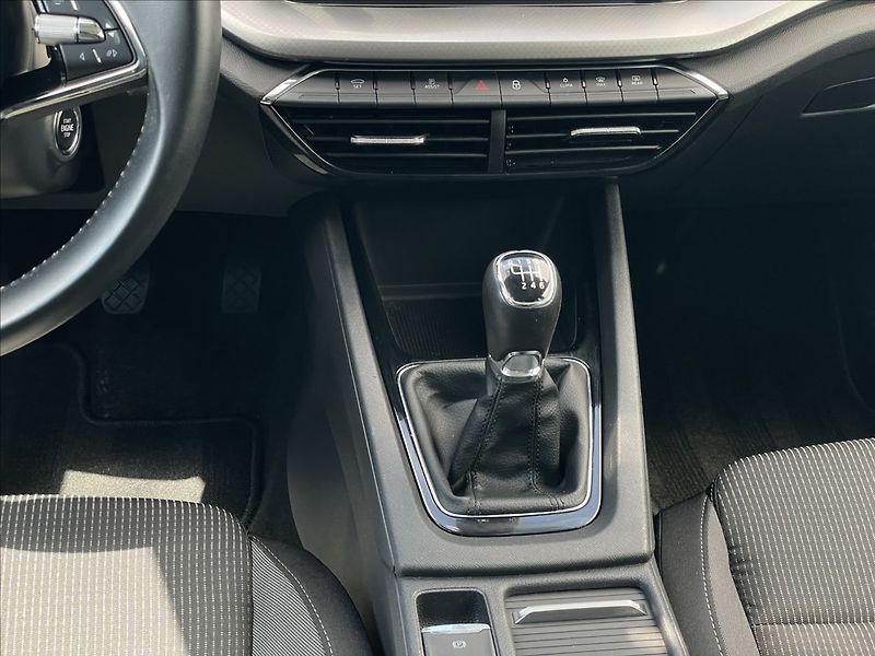 Škoda Octavia 2,0 TDI Combi Ambition Plus - fotka 12 z 24