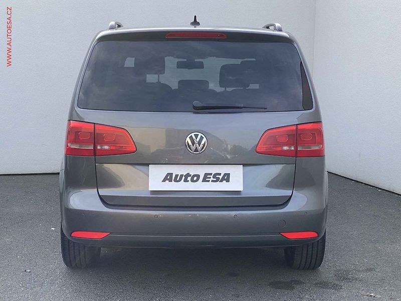 Volkswagen Touran (2013) 2.0 TDi, Comfortline, DSG - fotka 5 z 17