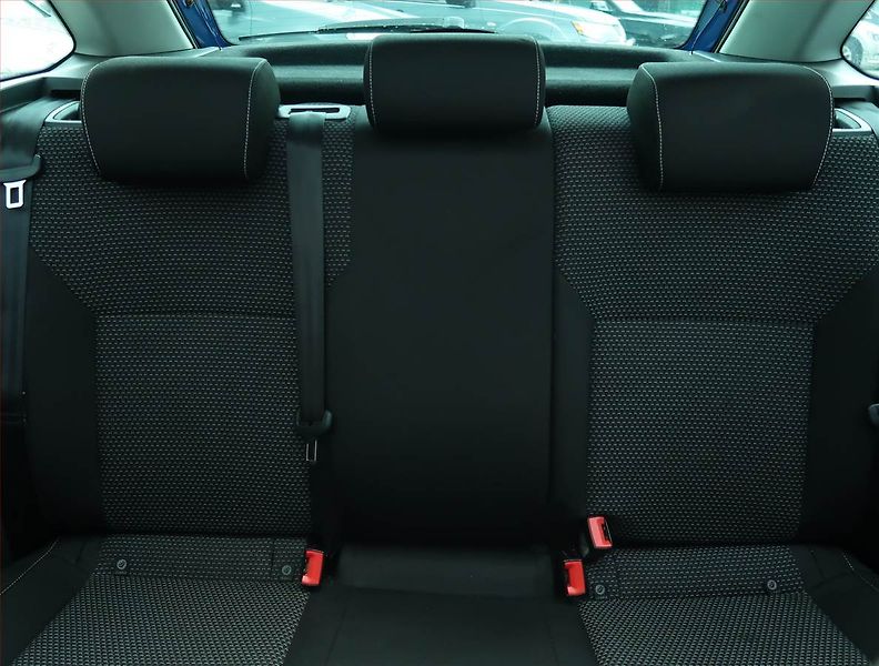 Škoda Rapid (2015) Spaceback 1.2 TSI, Tempomat - fotka 10 z 17