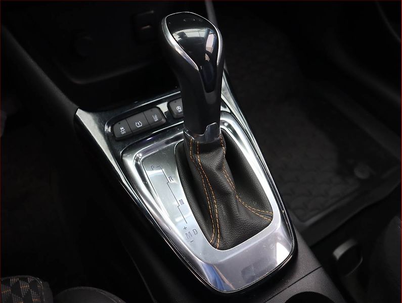 Opel Crossland X (2018) 1.2 Turbo, Automat, Serv.kniha - fotka 13 z 19