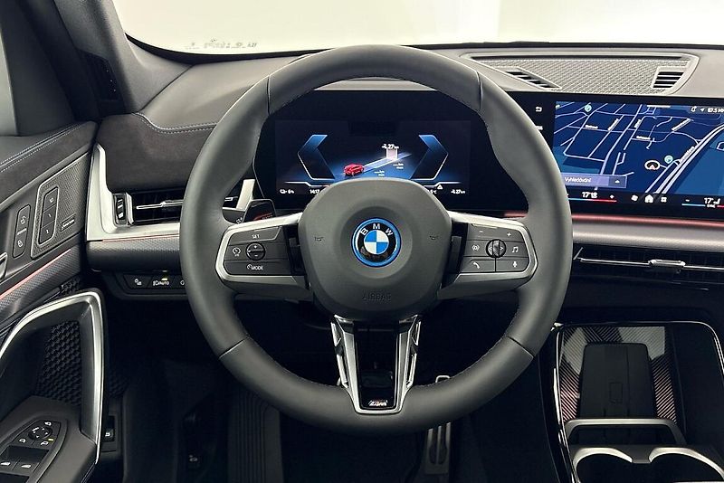 BMW iX1 xDrive30 - fotka 19 z 23