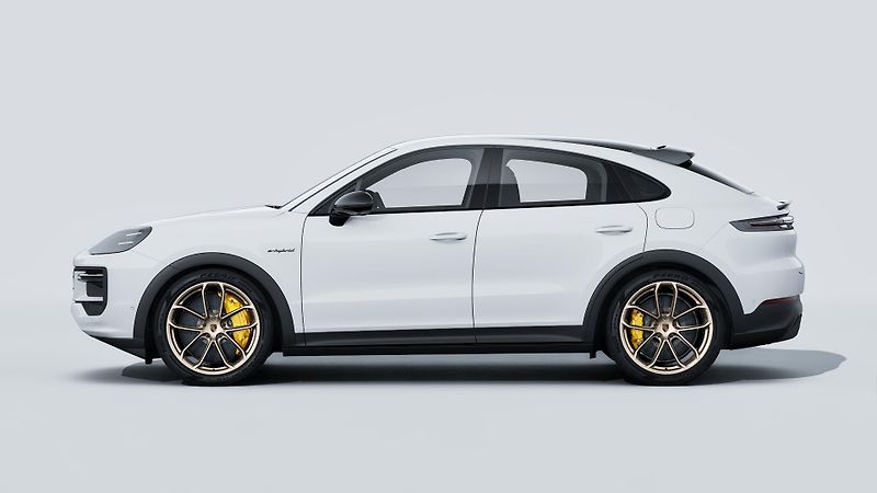 Porsche Cayenne (2026) Turbo E-Hybrid Coupe GT Paket - fotka 2 z 5