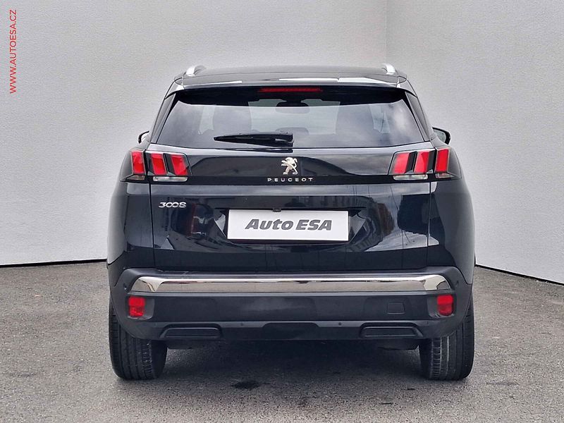 Peugeot 3008 (2018) 1.2 PT, Allure, AT, navi - fotka 5 z 17