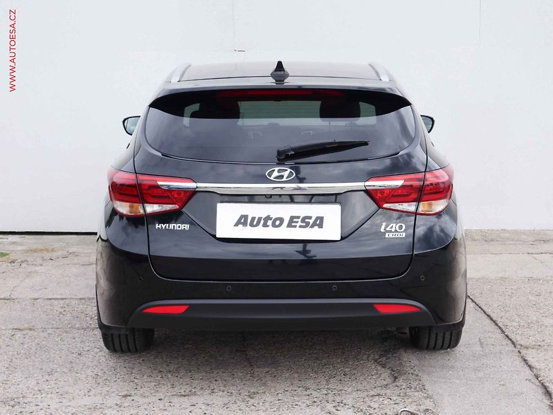 Hyundai i40 (2016) 1.7 CRDI, ČR, AT, navi, xenon - fotka 5 z 19