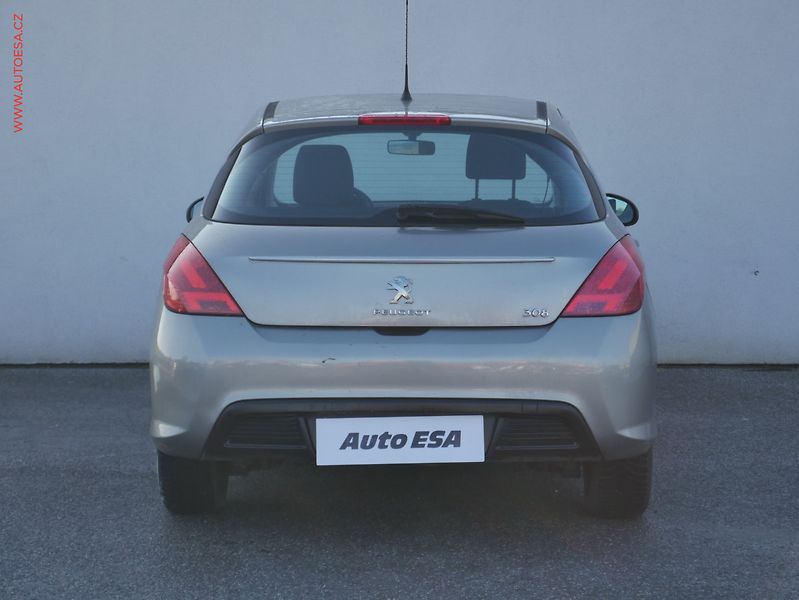 Peugeot 308 (2012) 1.4 VTi, 2.maj,ČR, Access - fotka 5 z 19