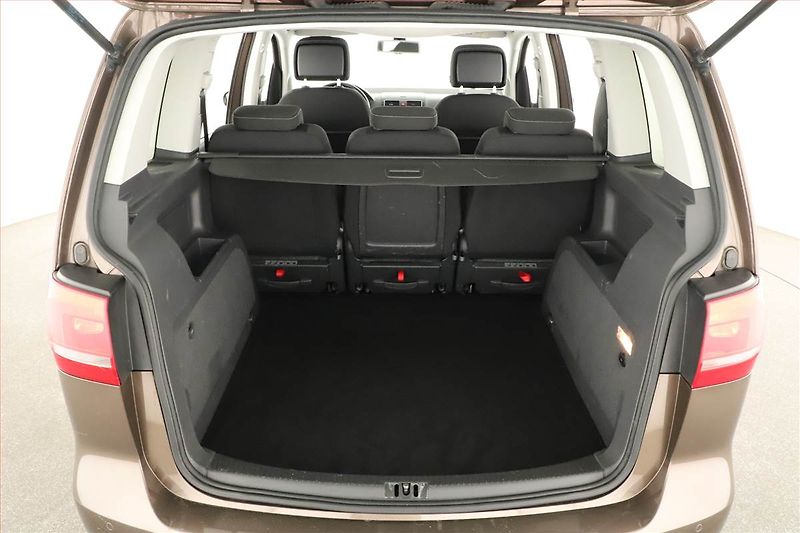 Volkswagen Touran (2015) 1.4 TSI, Serv.kniha, Navi - fotka 13 z 14