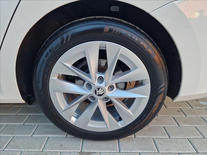 Škoda Octavia 2.0 TDI Style,původ ČR,1.Maj. - fotka 45 z 49
