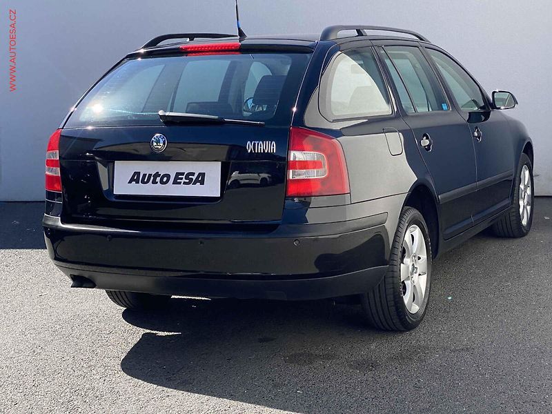 Škoda Octavia (2007) 1.9TDi, 2.maj,ČR, Xenon - fotka 4 z 17