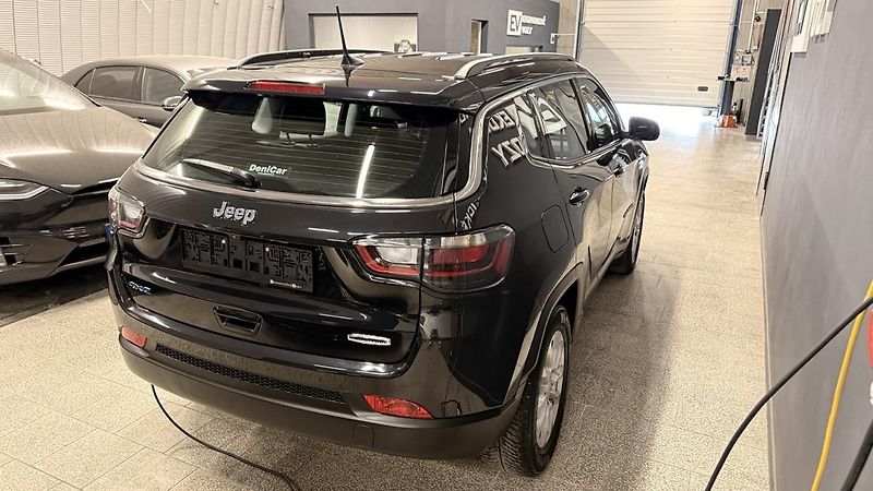 Jeep Compass (2021) 1.3i 4x4,PHEV,50km dojezd - fotka 7 z 51