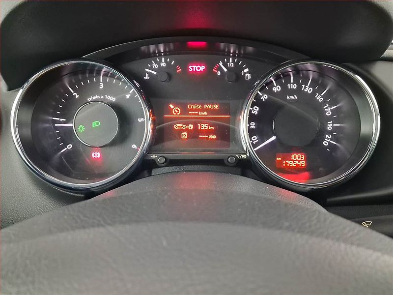 Peugeot 3008 (2010) 2.0 HDi, Tempomat - fotka 10 z 21