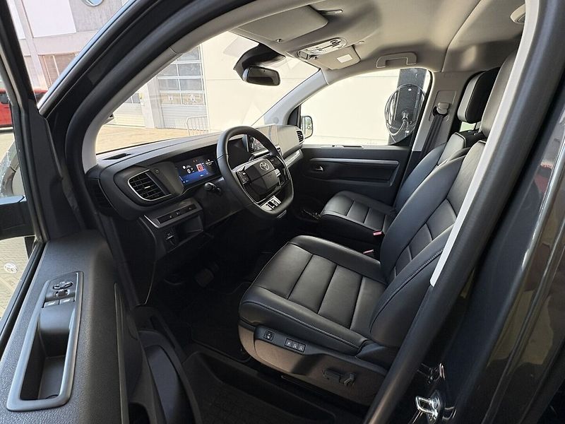 Toyota ProAce Verso 2,2 L1 2,0D AT8 7S VIP - fotka 11 z 37