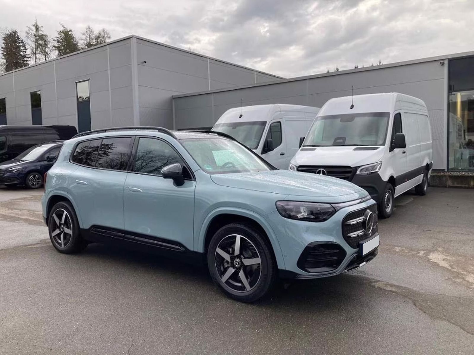 Mercedes-Benz GLB 250+ AMG Pano 360 Tažné ACC