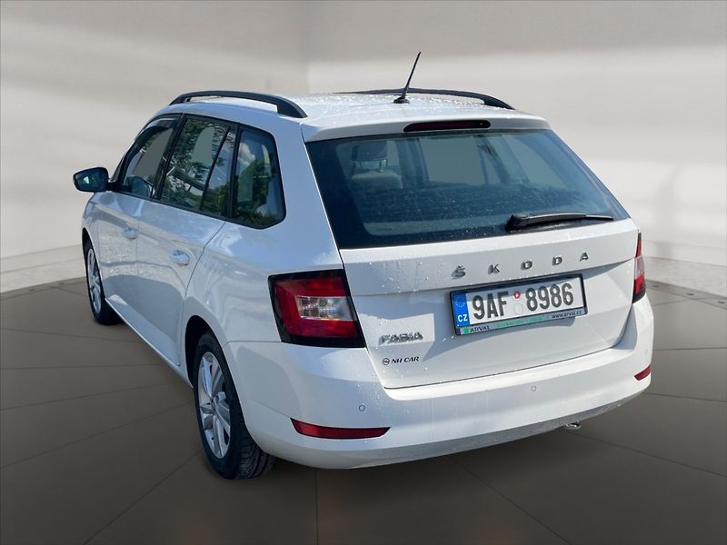 Škoda Fabia 1,0 TSI Ambition - fotka 4 z 11