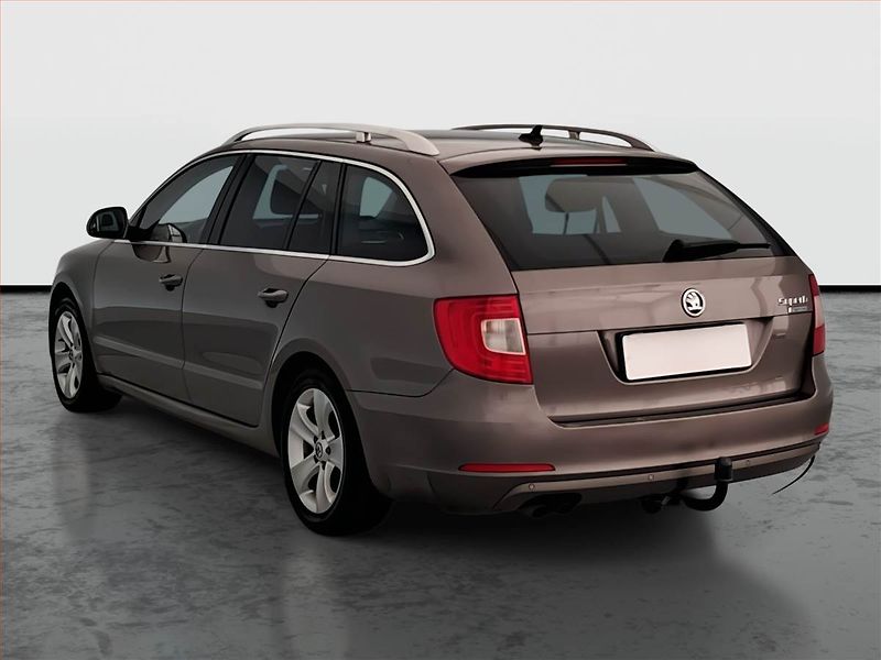 Škoda Superb (2011) Ambition Plus 1.6 TDI, Navi - fotka 4 z 20
