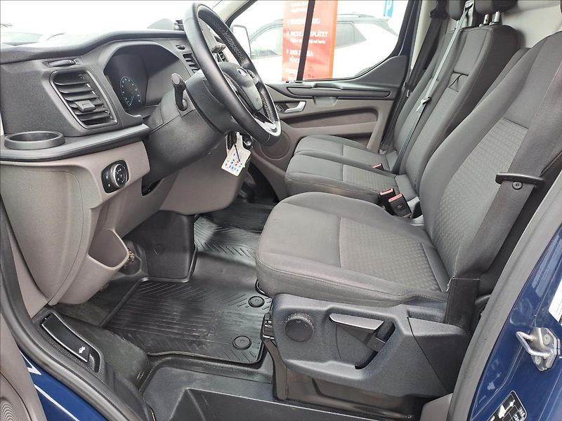 Ford Transit Custom 2,0 TDCI 1.MAJITEL,KOUPENO CZ - fotka 5 z 11