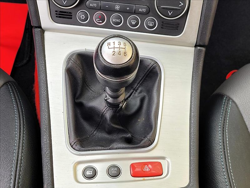 Alfa Romeo Brera 2,2 JTs po VELKÉM SERVISU - fotka 32 z 42