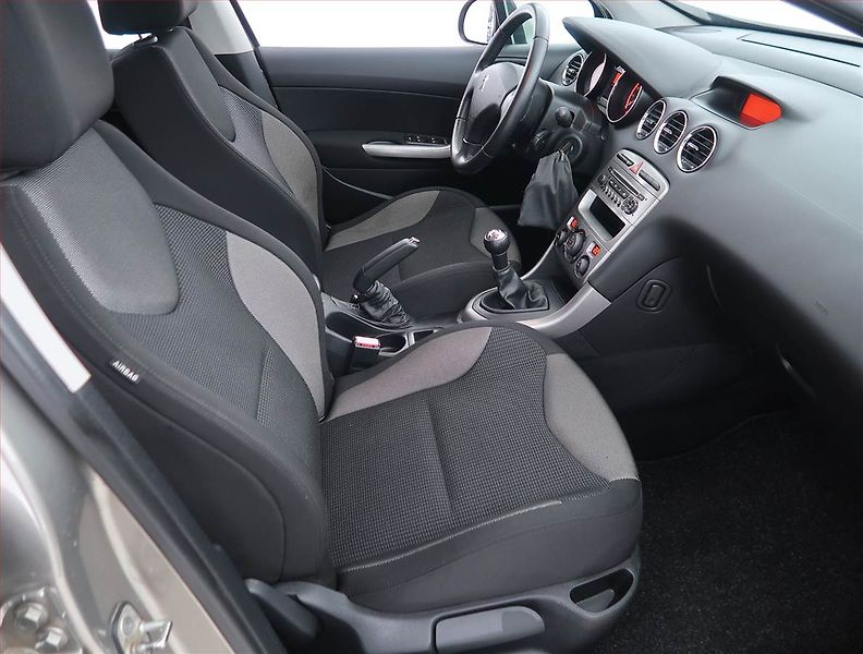 Peugeot 308 (2010) 1.6 VTi, ČR,1.maj, Serv.kniha - fotka 9 z 15